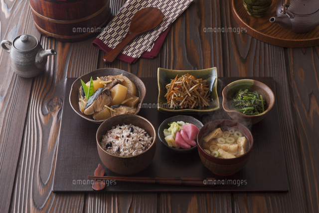 冬の一汁三菜 の写真素材 イラスト素材 アマナイメージズ 冬の一汁三菜 の写真素材 イラスト素材 アマナイメージズ