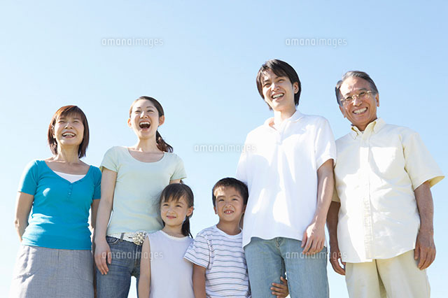 3世代家族 の写真素材 イラスト素材 アマナイメージズ