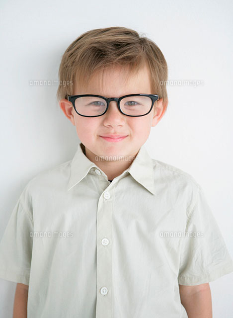 笑っている男の子 の写真素材 イラスト素材 アマナイメージズ