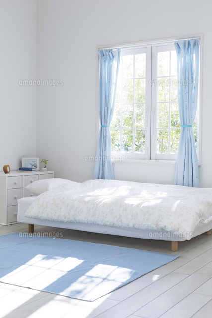 ベッドルーム の写真素材 イラスト素材 アマナイメージズ ベッドルーム の写真素材 イラスト素材 アマナイメージズ