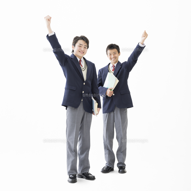 ガッツポーズをする男子中学生 の写真素材 イラスト素材 アマナイメージズ ガッツポーズをする男子中学生 の写真素材 イラスト素材 アマナイメージズ