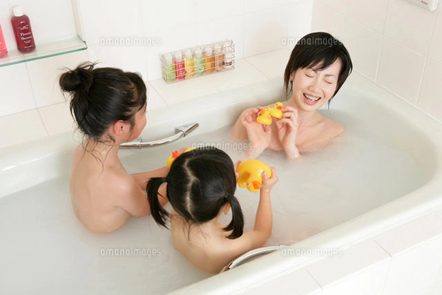 女子小学生お風呂 