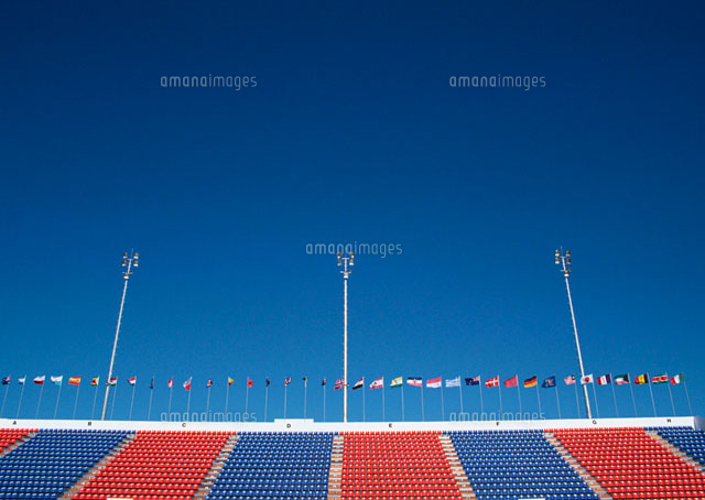 水泳競技上の観客席 の写真素材 イラスト素材 アマナイメージズ