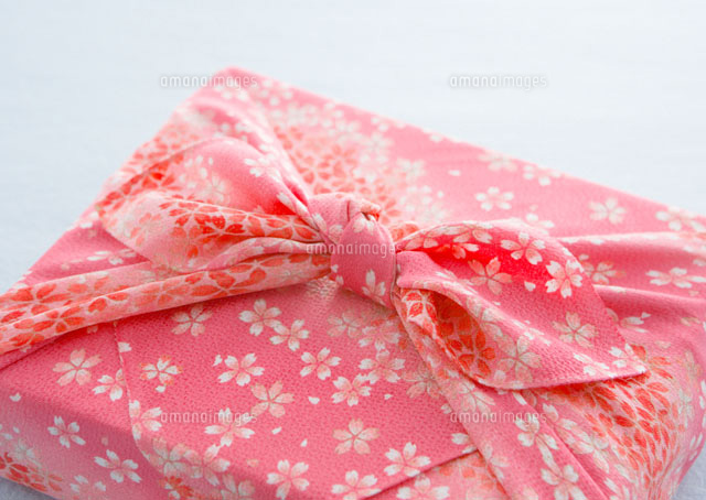 風呂敷包み の写真素材 イラスト素材 アマナイメージズ