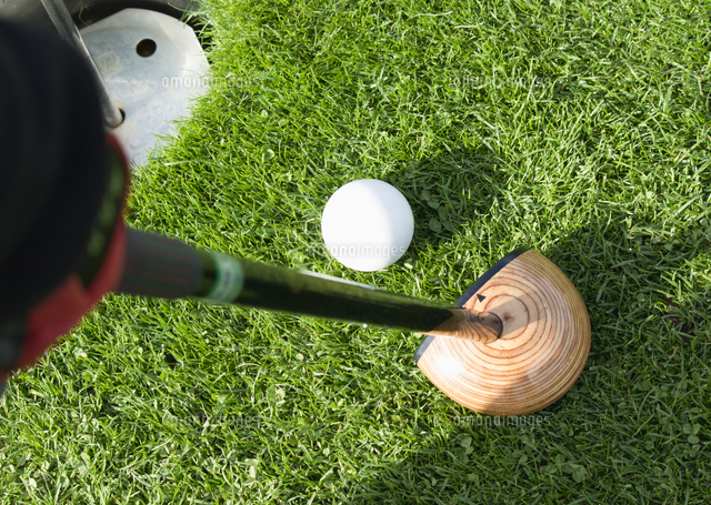パークゴルフのボールとクラブ の写真素材 イラスト素材 アマナイメージズ