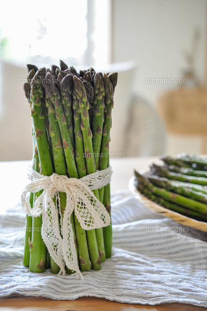 北海道産のアスパラガス 森町産 の写真素材 イラスト素材 アマナイメージズ