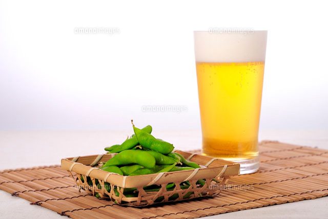 ビールと枝豆 の写真素材 イラスト素材 アマナイメージズ ビールと枝豆 の写真素材 イラスト素材 アマナイメージズ