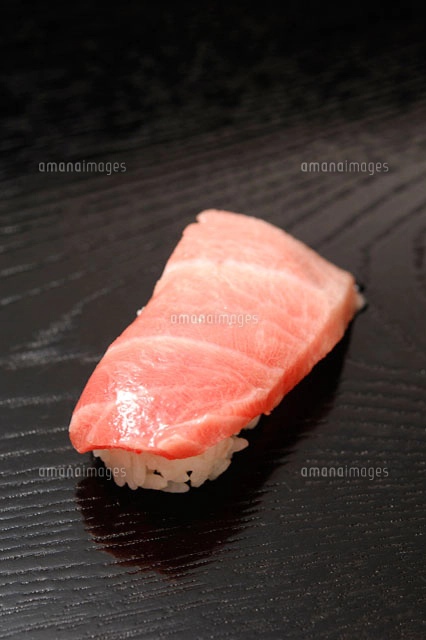 マグロづくし 刺身 寿司 の写真素材 イラスト素材 アマナイメージズ