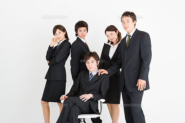 スーツ姿の男女5人 の写真素材 イラスト素材 アマナイメージズ スーツ姿の男女5人 の写真素材 イラスト素材 アマナイメージズ