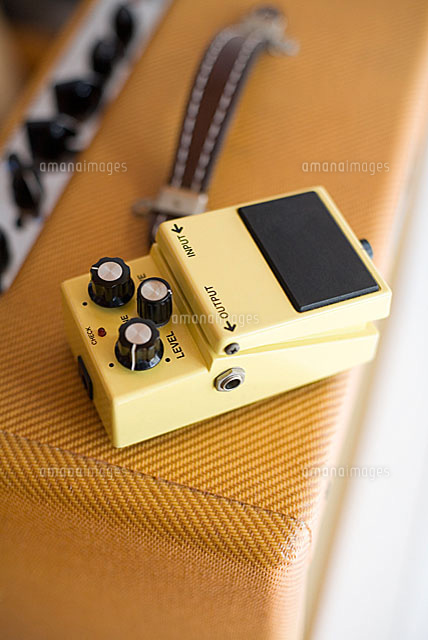 アンプとエフェクター の写真素材 イラスト素材 アマナイメージズ