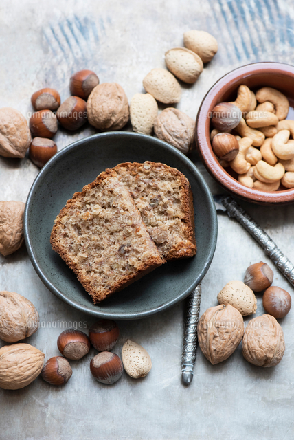Walnuts And Almonds In Shell Cashew Nuts Hazelnuts Cake Slices の写真素材 イラスト素材 アマナイメージズ Walnuts And Almonds In Shell Cashew Nuts Hazelnuts Cake Slices の写真素材 イラスト素材 アマナイメージズ