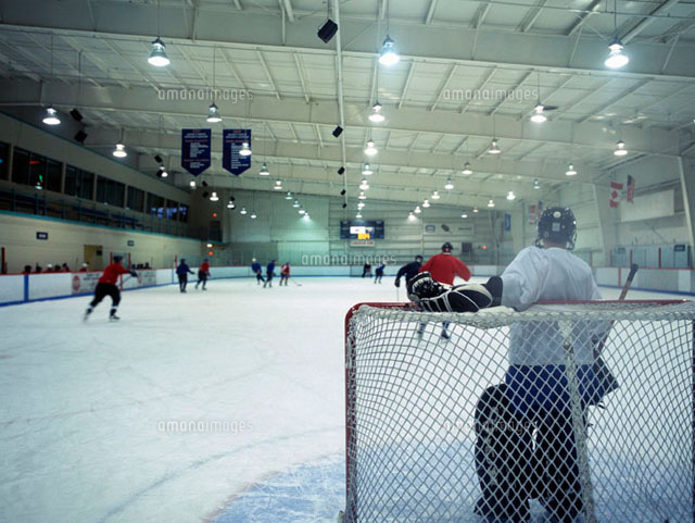 An Ice Hockey Team Training の写真素材 イラスト素材 アマナイメージズ An Ice Hockey Team Training の写真素材 イラスト素材 アマナイメージズ