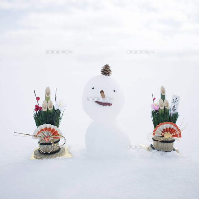 雪だるまと門松[11017017314]の写真・イラスト素材｜アマナイメージズ