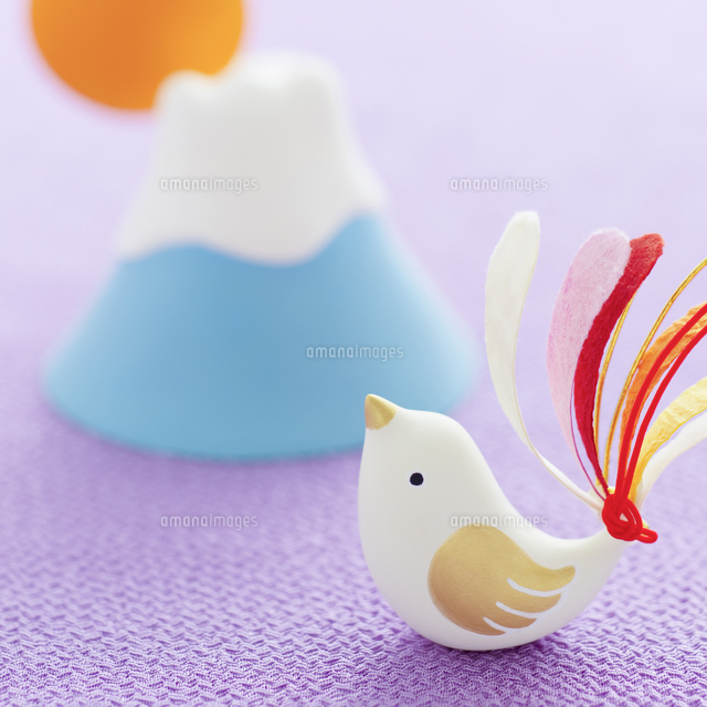 鳥と初日の出 干支のクラフト の写真素材 イラスト素材 アマナイメージズ