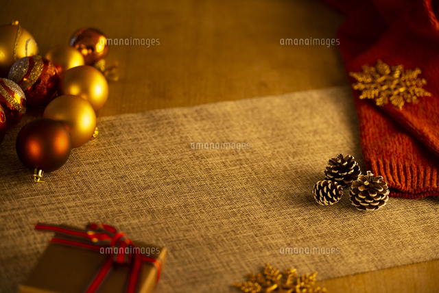 クリスマス小物の背景素材[11017024793]の写真素材・イラスト素材 