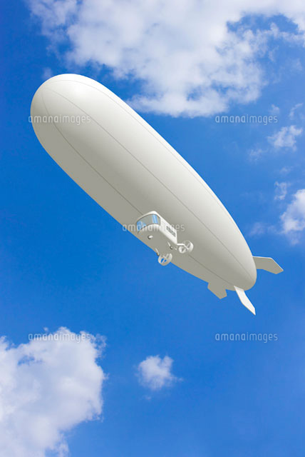青空と飛行船 Cg の写真素材 イラスト素材 アマナイメージズ
