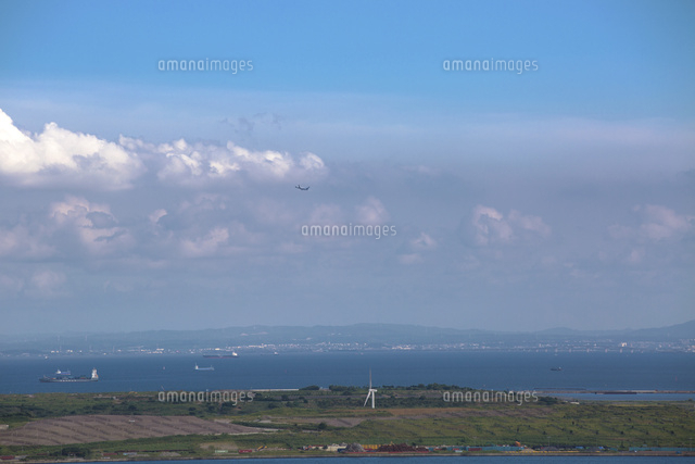 有明から望む中央防波堤埋立地 海の森 の写真素材 イラスト素材 アマナイメージズ