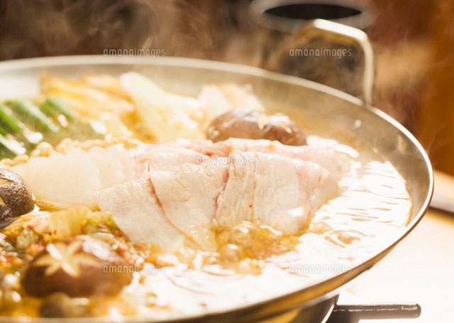 キムチ鍋 の写真素材 イラスト素材 アマナイメージズ