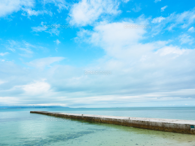 竹富島の西桟橋 の写真素材 イラスト素材 アマナイメージズ
