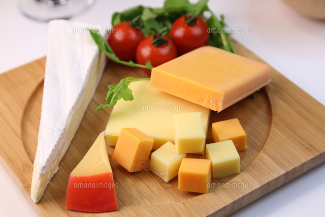 チーズ盛り合せ の写真素材 イラスト素材 アマナイメージズ