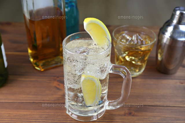 ハイボール の写真素材 イラスト素材 アマナイメージズ