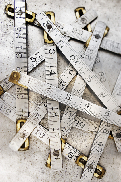 Expandable Metal Ruler[11030045554]の写真素材・イラスト素材｜アマナイメージズ