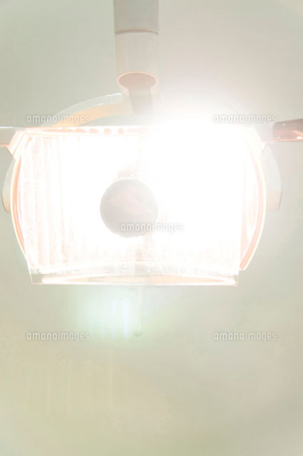 歯科用照明器具 の写真素材 イラスト素材 アマナイメージズ