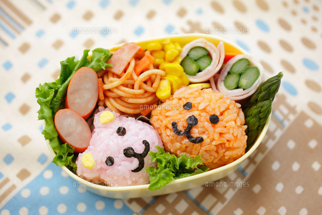 子供のキャラクター弁当 の写真素材 イラスト素材 アマナイメージズ