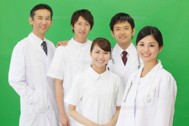 医師とナースと研修医 の写真素材 イラスト素材 アマナイメージズ