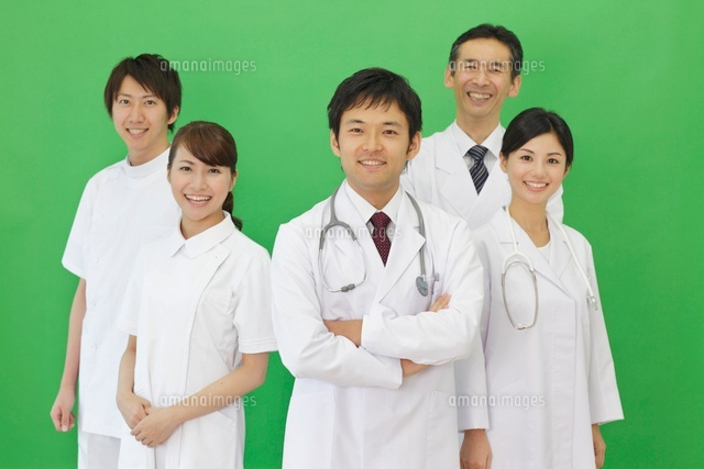 医師とナースと研修医 の写真素材 イラスト素材 アマナイメージズ