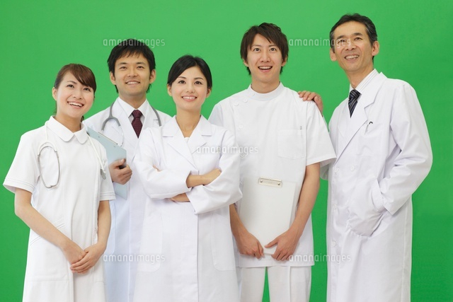 医師とナースと研修医 の写真素材 イラスト素材 アマナイメージズ