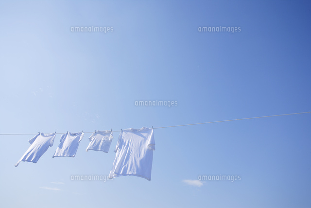 青空とまっ白な洗濯物 の写真素材 イラスト素材 アマナイメージズ 青空とまっ白な洗濯物 の写真素材 イラスト素材 アマナイメージズ