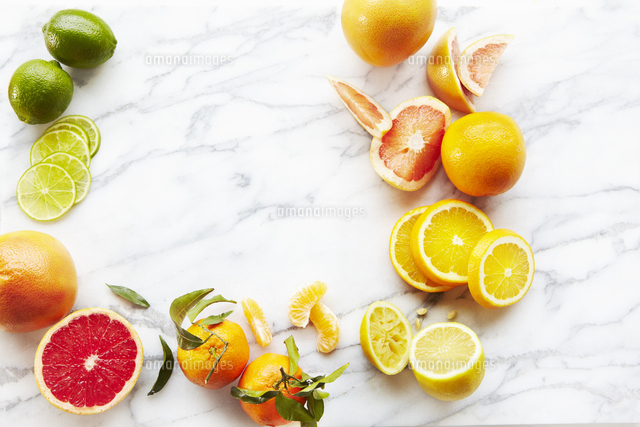 Assorted Citrus Fruits On A Marble Background の写真素材 イラスト 素材 アマナイメージズ Assorted Citrus Fruits On A Marble Background の写真素材 イラスト 素材 アマナイメージズ