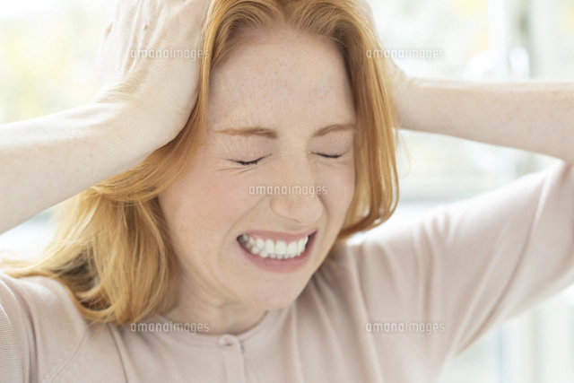 耳鳴りの写真素材 ストックフォト アマナイメージズ 耳鳴りの写真素材 ストックフォト アマナイメージズ