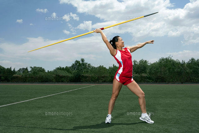 女性槍投げ選手 の写真素材 イラスト素材 アマナイメージズ