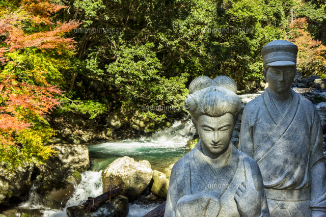 【美品】人形　伊豆の踊子　彫像　置物　インテリア　工芸品　美術品　A2908 美品】人形 伊豆の踊子 彫像 置物 インテリア 工芸品 美術品 A2908
