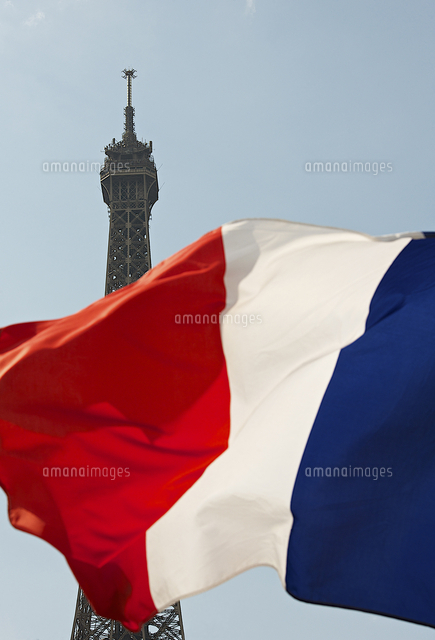 エッフェル塔とフランス国旗 の写真素材 イラスト素材 アマナイメージズ