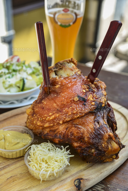 骨付き肉のロースト の写真素材 イラスト素材 アマナイメージズ 骨付き肉のロースト の写真素材 イラスト素材 アマナイメージズ