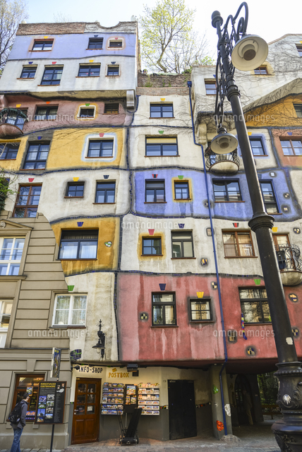 フンデルトヴァッサーハウス[11069019915]の写真・イラスト素材