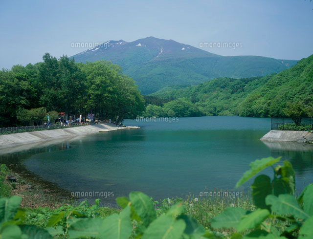長老湖より南蔵王 宮城県 の写真素材 イラスト素材 アマナイメージズ