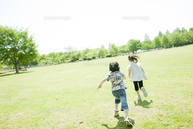 男の子の写真素材 ストックフォト アマナイメージズ