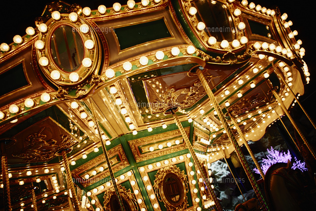 メリーゴーランド の写真素材 イラスト素材 アマナイメージズ