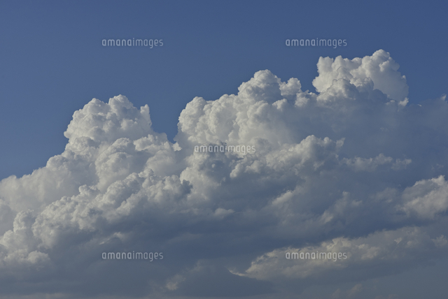 積乱雲 の写真素材 イラスト素材 アマナイメージズ