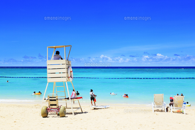 沖縄本島 ブセナビーチの海 の写真素材 イラスト素材 アマナイメージズ