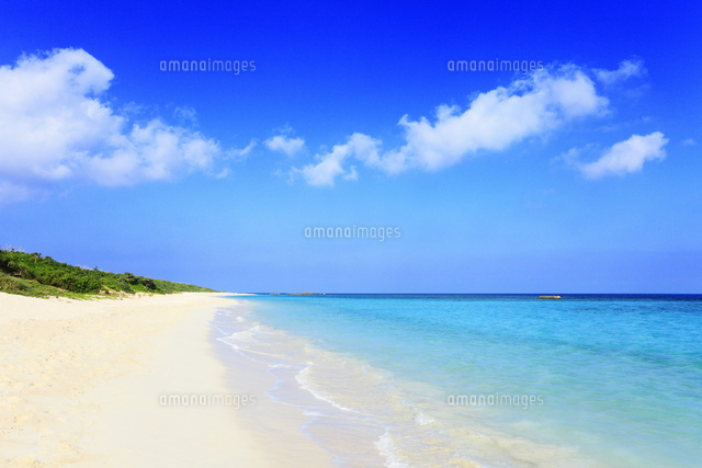 沖縄波照間島 ニシ浜と海 の写真素材 イラスト素材 アマナイメージズ