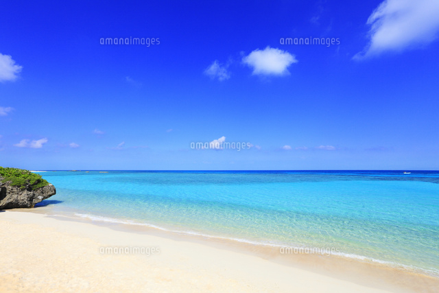 沖縄波照間島 ニシ浜と海 の写真素材 イラスト素材 アマナイメージズ