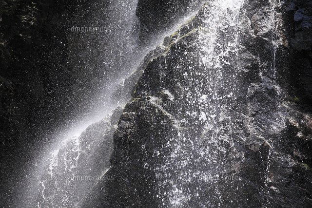 御船の滝 水しぶき の写真素材 イラスト素材 アマナイメージズ