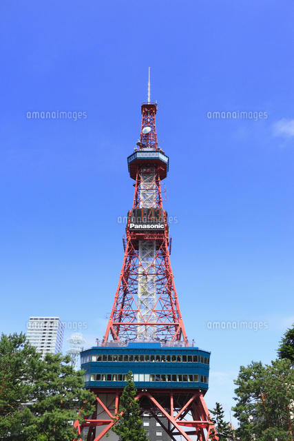 大通公園のさっぽろテレビ塔 の写真素材 イラスト素材 アマナイメージズ
