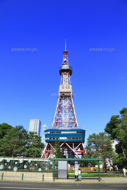 大通公園とさっぽろテレビ塔 の写真素材 イラスト素材 アマナイメージズ