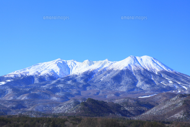 開田高原 九蔵峠より望む冬の御嶽山 の写真素材 イラスト素材 アマナイメージズ